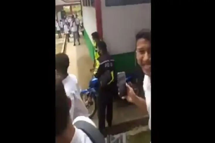 Viral! 2 Polantas Angkut...