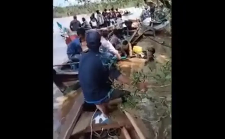 Lomba Balap Perahu Ketinting...
