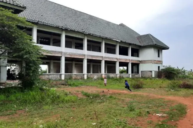3 Gedung Kosong Angker...