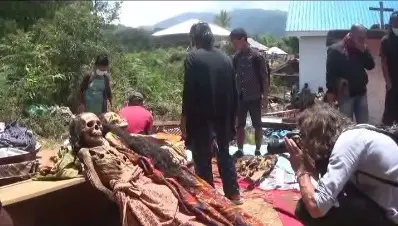 Ritual Ma’nene Tradisi...