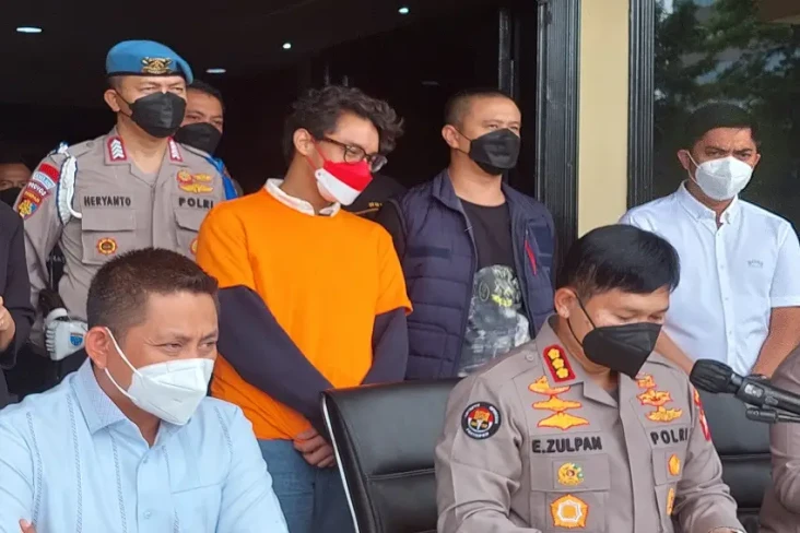 Musisi Ardhito Pramono...