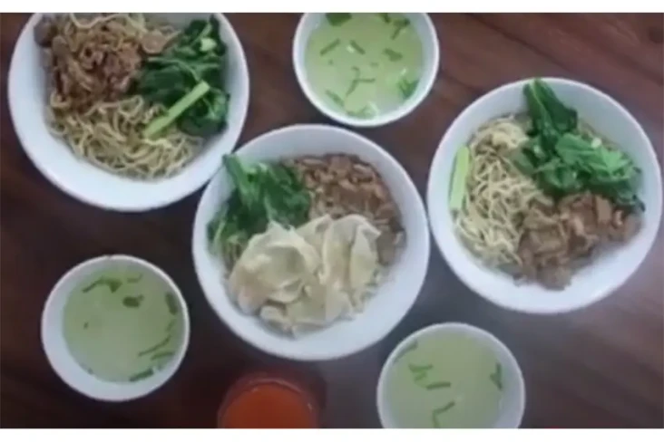 5 Mi Ayam Legendaris...