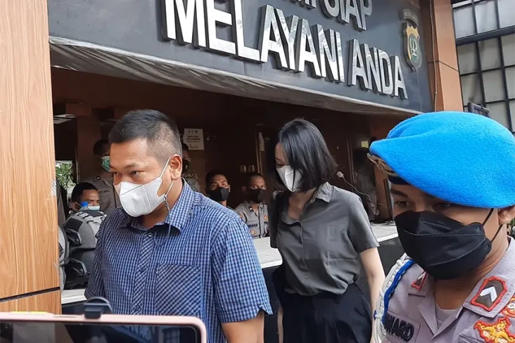 Ardhito Pramono Dijenguk...