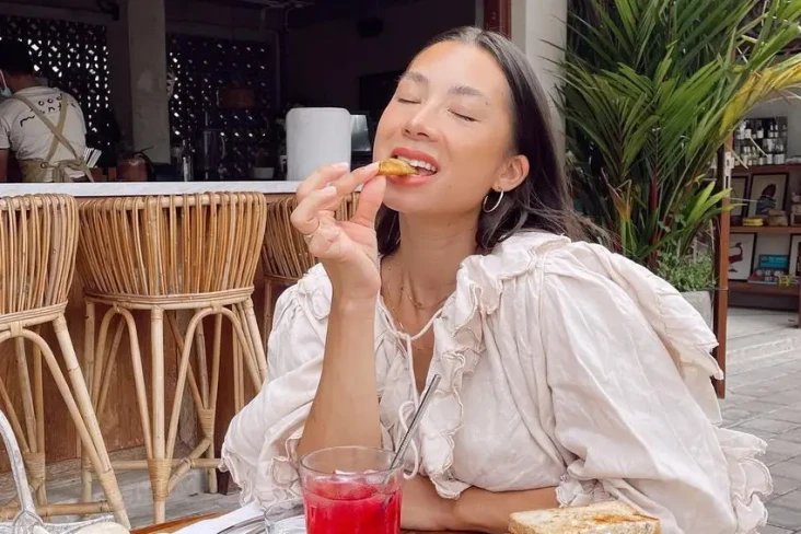 Artis yang Tidak Makan...