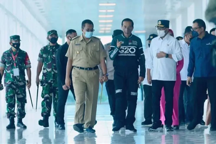 Tinjau Bandara Internasional...