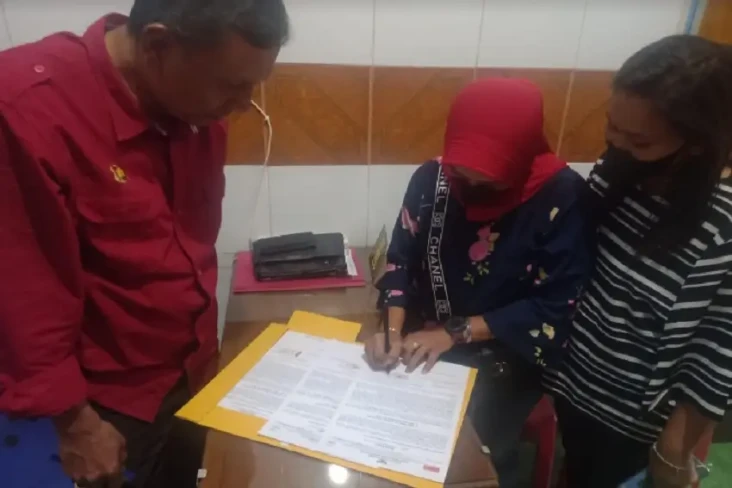Diselingkuhi, Istri...