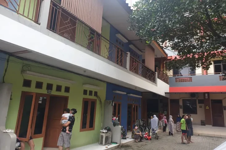 Penampakan Warga Berhamburan...