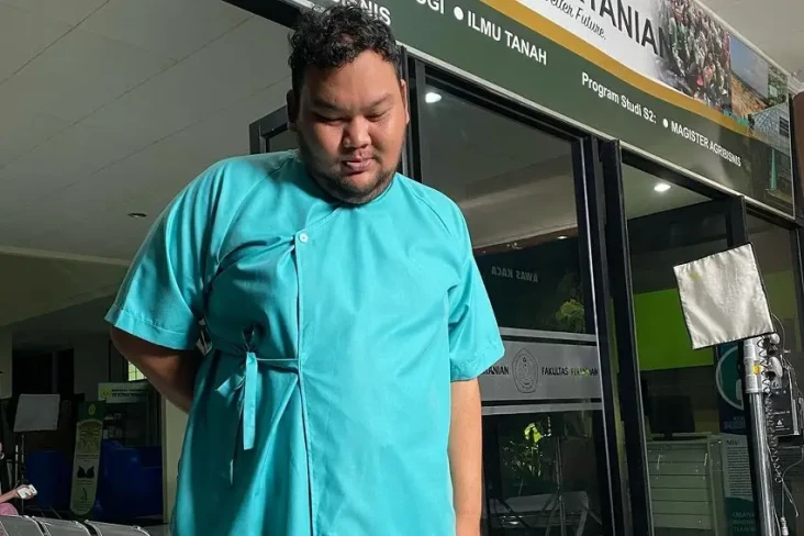 Fico Fachriza Pakai...