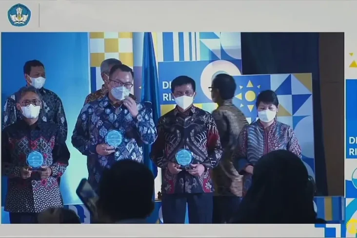 UI Boyong 5 Penghargaan...
