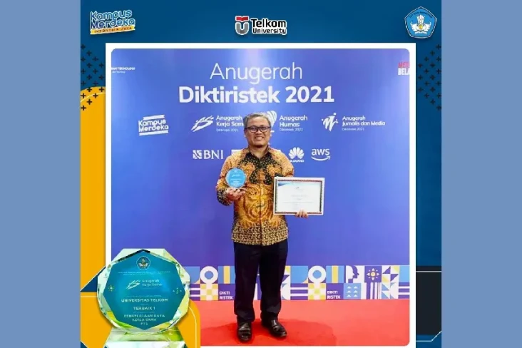 Telkom University Raih...