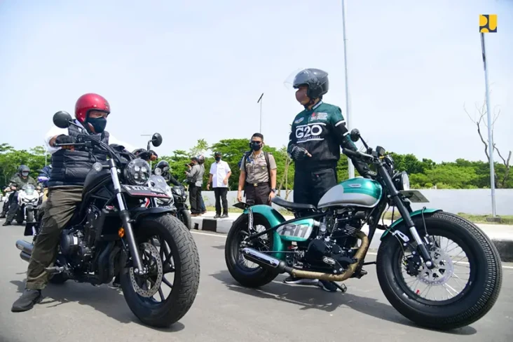 Jokowi dan Menteri Basuki...