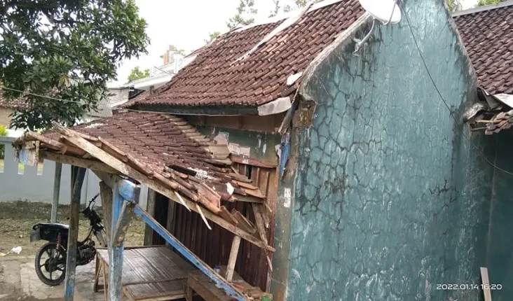 Efek Gempa Banten Magnitudo...