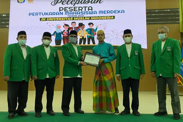 UMI Lepas Peserta Pertukaran...