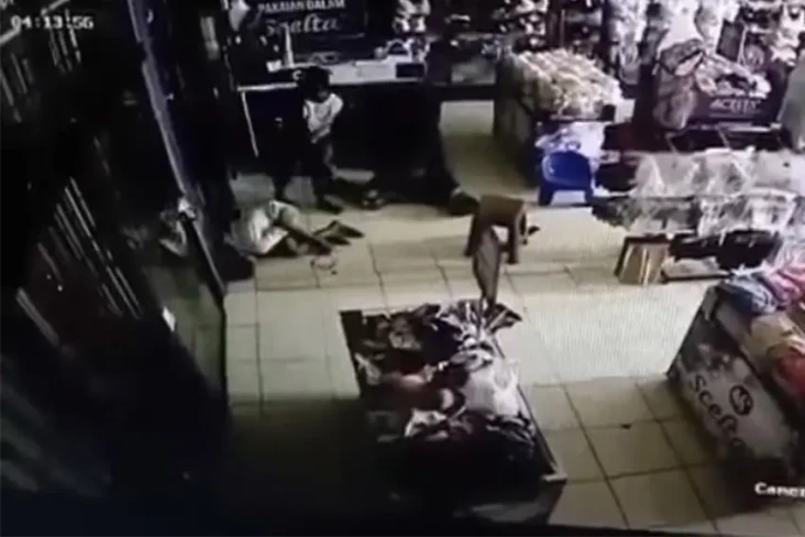 Gunakan Ilmu Sirep,...