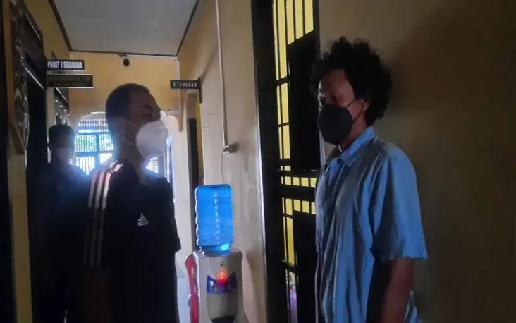Syahwat Tak Terbendung,...