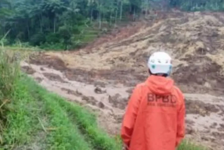 Tebing Longsor di Sumedang,...