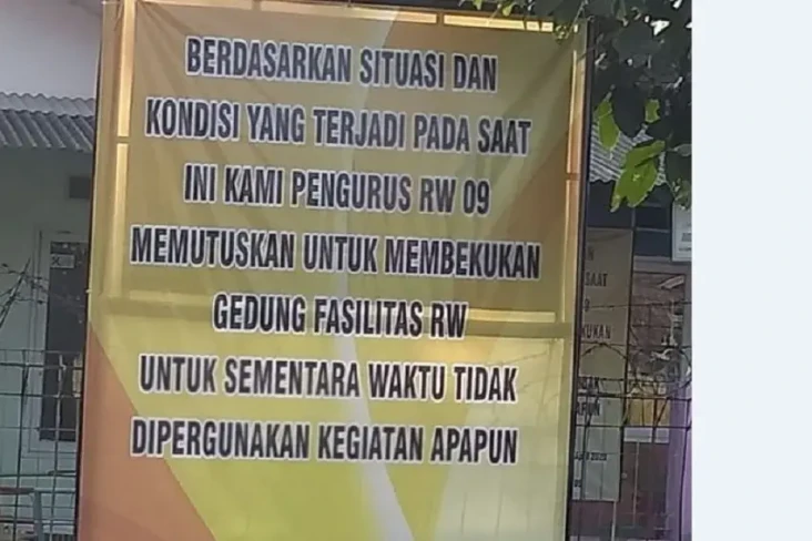 Ketua RW Diduga Gembok...