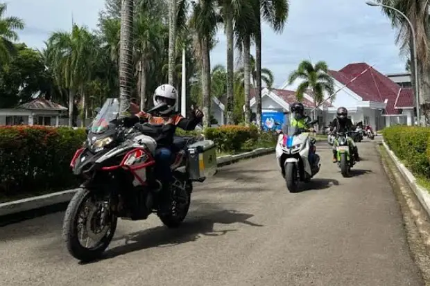 Touring Awal Tahun,...