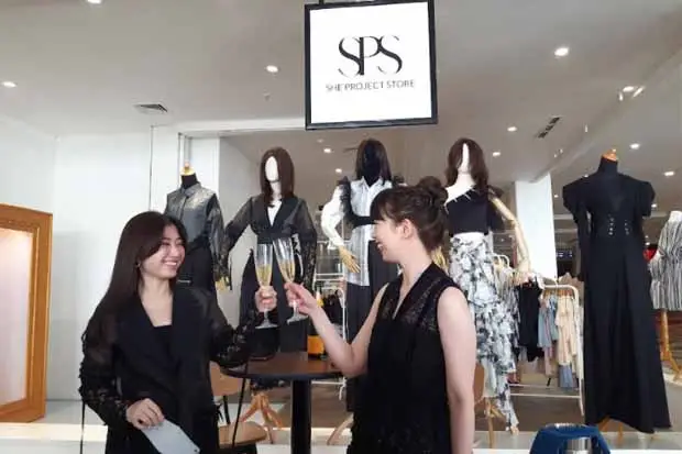 She Project Store Tampilkan...