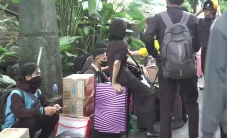 Menunggak Bayar Sewa...