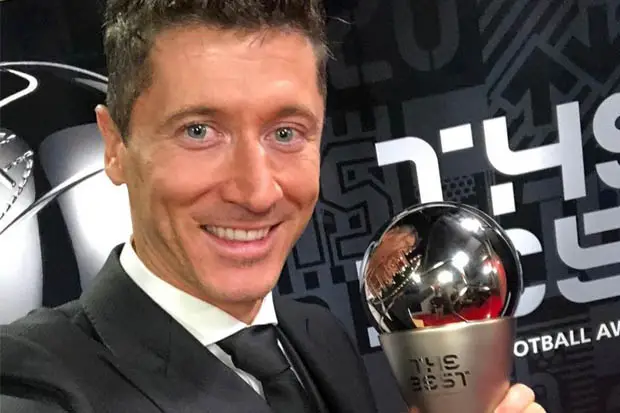 Lewandowski Pemain Terbaik...