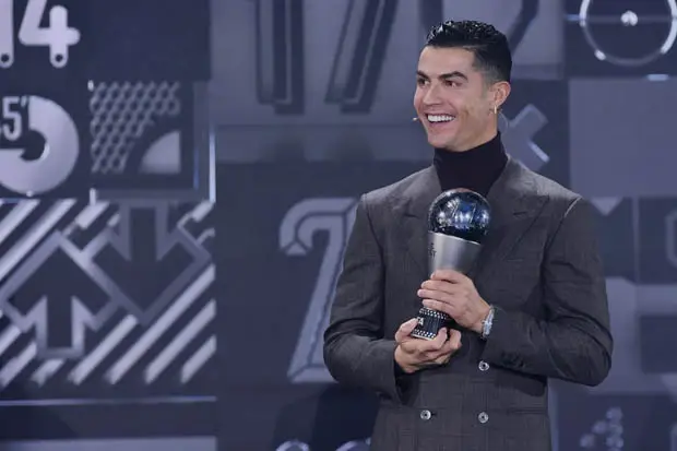 Cristiano Ronaldo Rebut...
