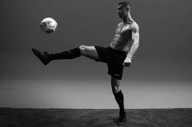 Ronaldo Ogah Pensiun...