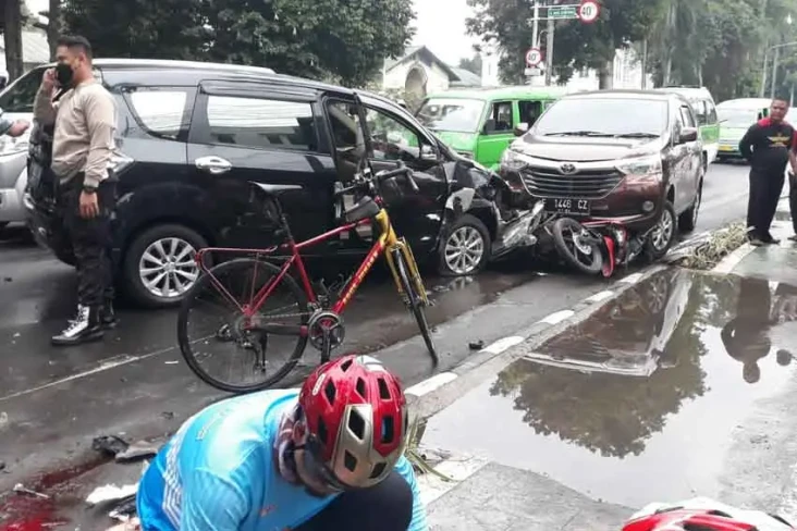 Kecelakaan Beruntun...