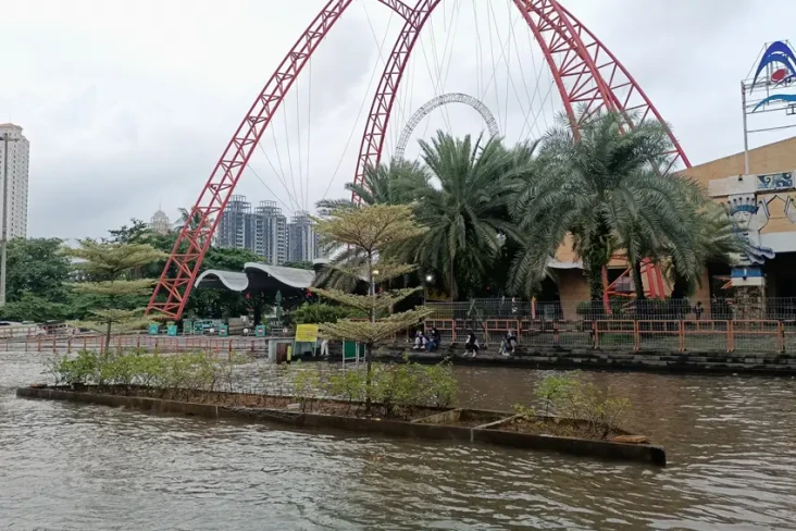 Kali Ancol Meluap, Jalan...