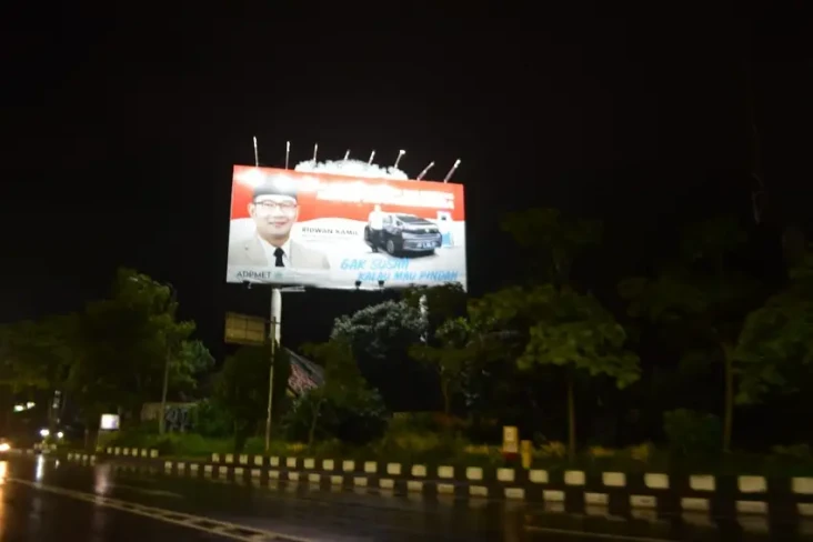 Balihonya Bermunculan...