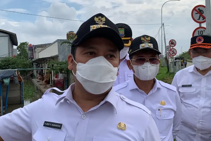 827 KK di Kecamatan...