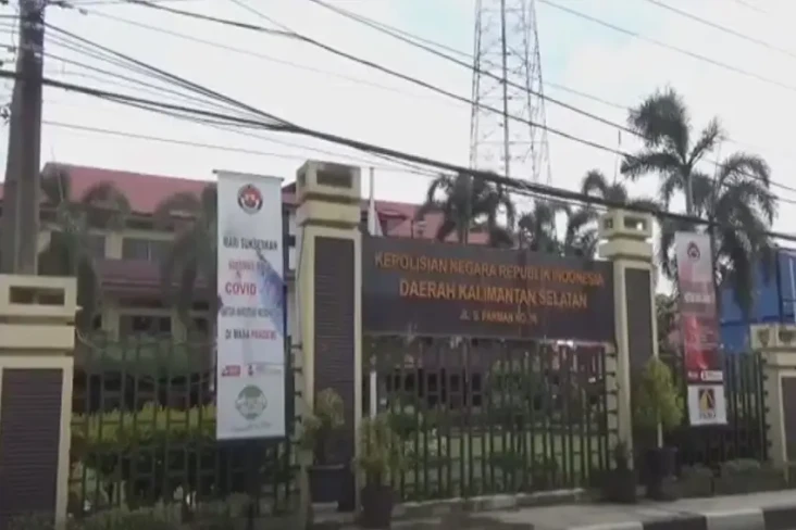 5 Oknum Anggota Polres...