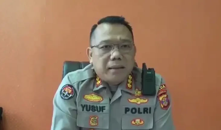 Haus Seks, Pengasuh...