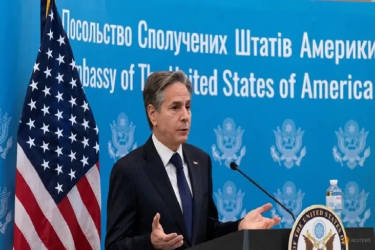 Tiba di Ukraina, Menlu...