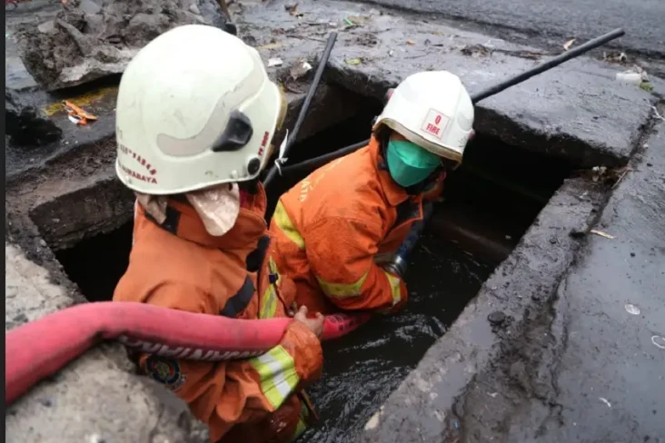Ikut Tangani Banjir,...
