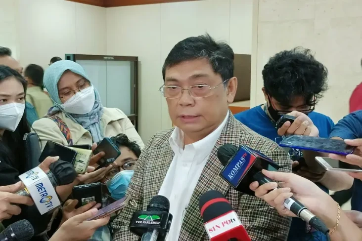 Fraksi PDIP Panggil...