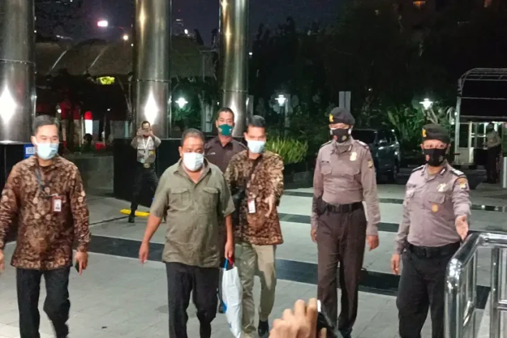 Tiba di Gedung KPK,...