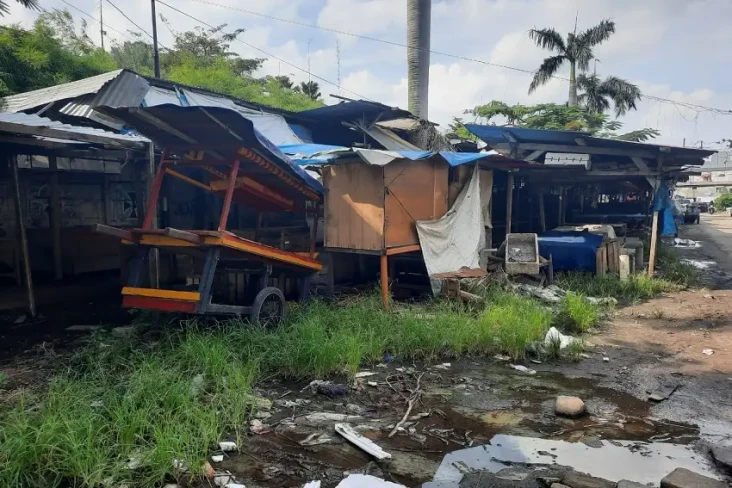 Limbah Pasar Liar di...