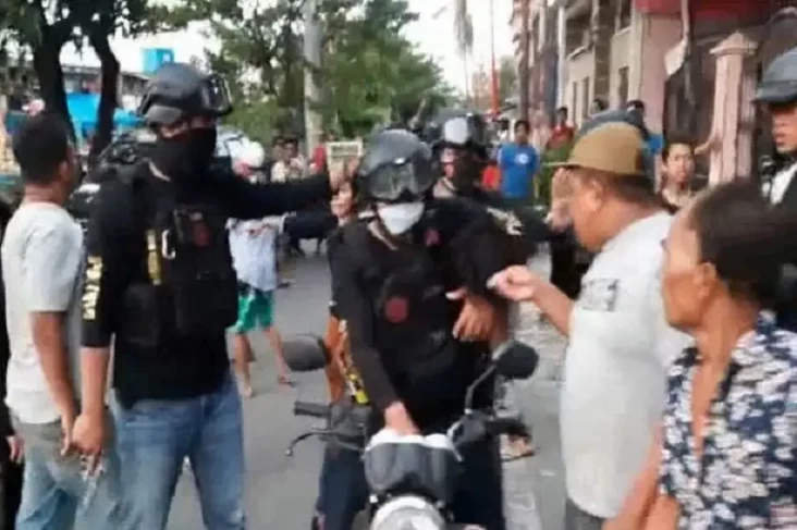 Mencekam! Tawuran Berdarah...