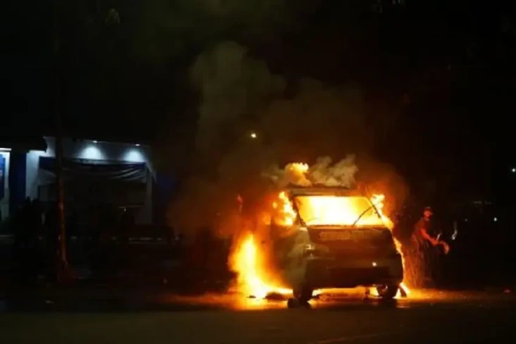 Mobil Dinas Kalapas...