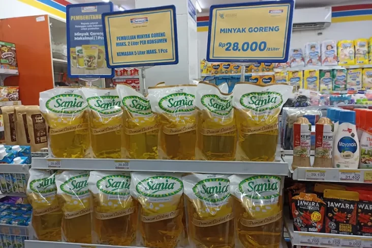 Minyak Goreng Rp14.000/Liter...