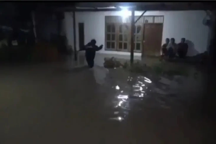 Ratusan Rumah di Madiun...