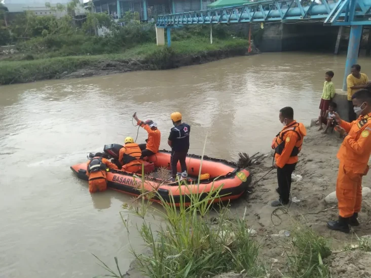 Berenang di Sungai Bedagai,...