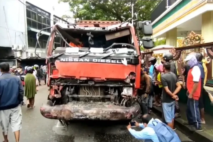 5 Tewas Seketika, Polisi...
