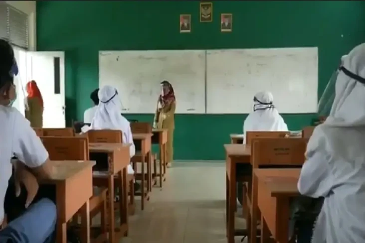 6 Siswa dan 3 Guru Positif...