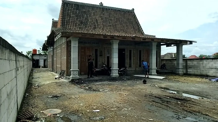 Kades Kandangan Ngawi...