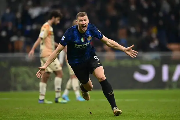 Hasil Liga Italia 2021/2022:...