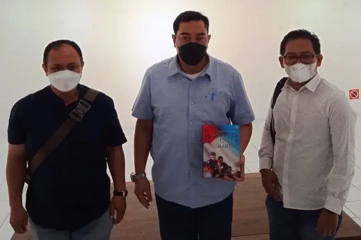 Buku Panglima TNI Marsekal...