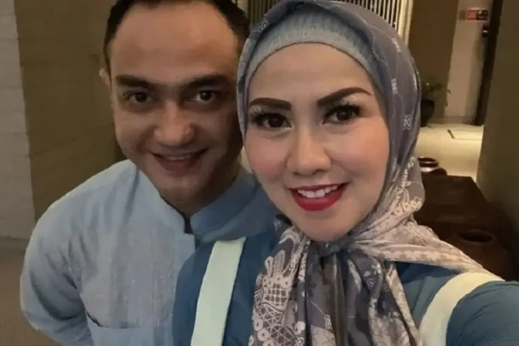Venna Melinda Lamaran...