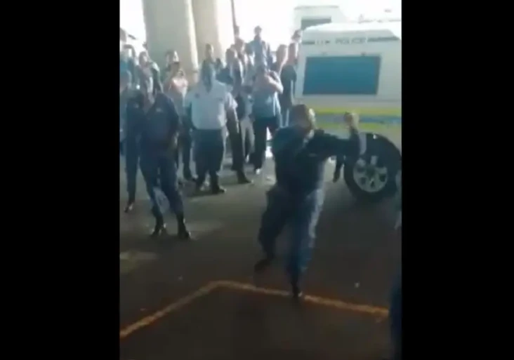Jurus Dewa Mabuk? Polisi...